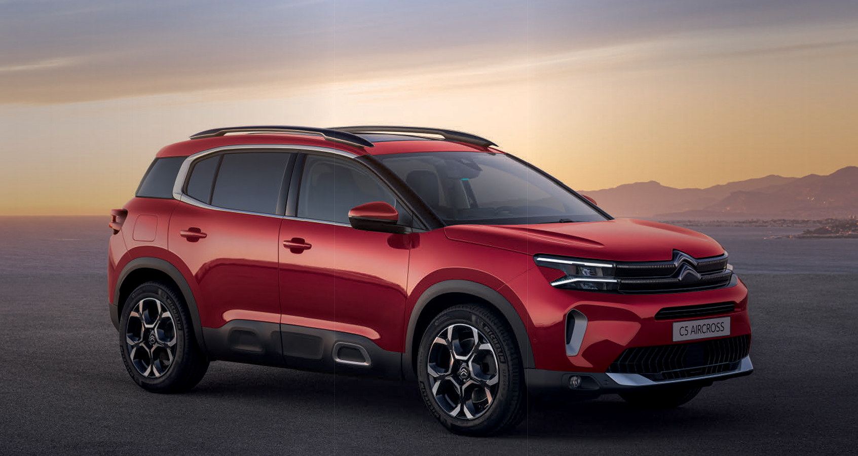 Citroën C5 Aircross cделано в России. Описание технических характеристик,  фото интерьера и экстерьера, обзор комплектации на официальном сайте  Citroën.